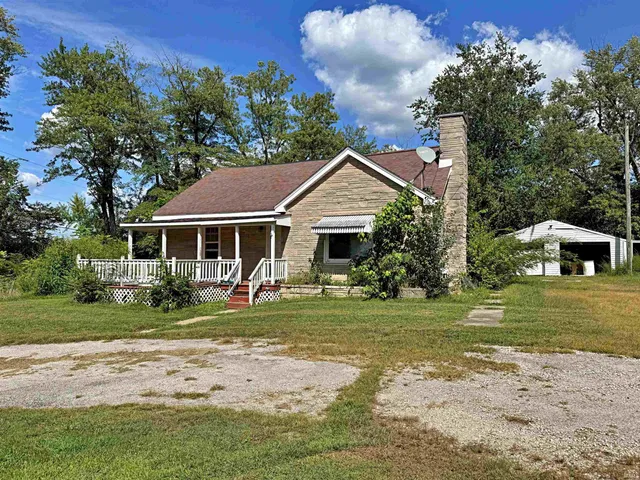$164,500 | 1559 Scenic Hill Road, Loogootee, IN 47553