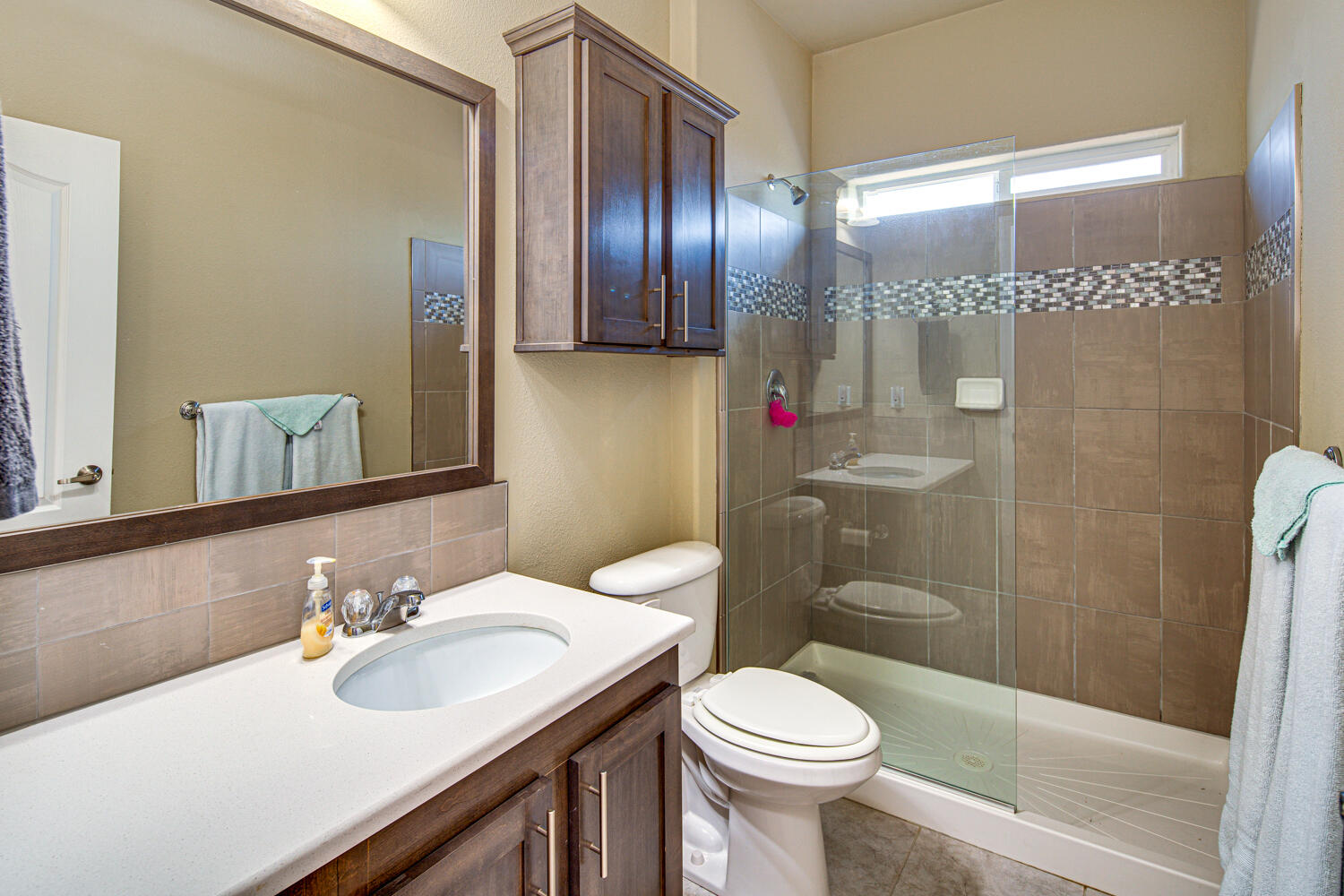 5532 Southwest Rim Road Terrebonne, OR 97760 - Photo 48 of 67 Guest Suite Bath # 2 with Walk in Shower