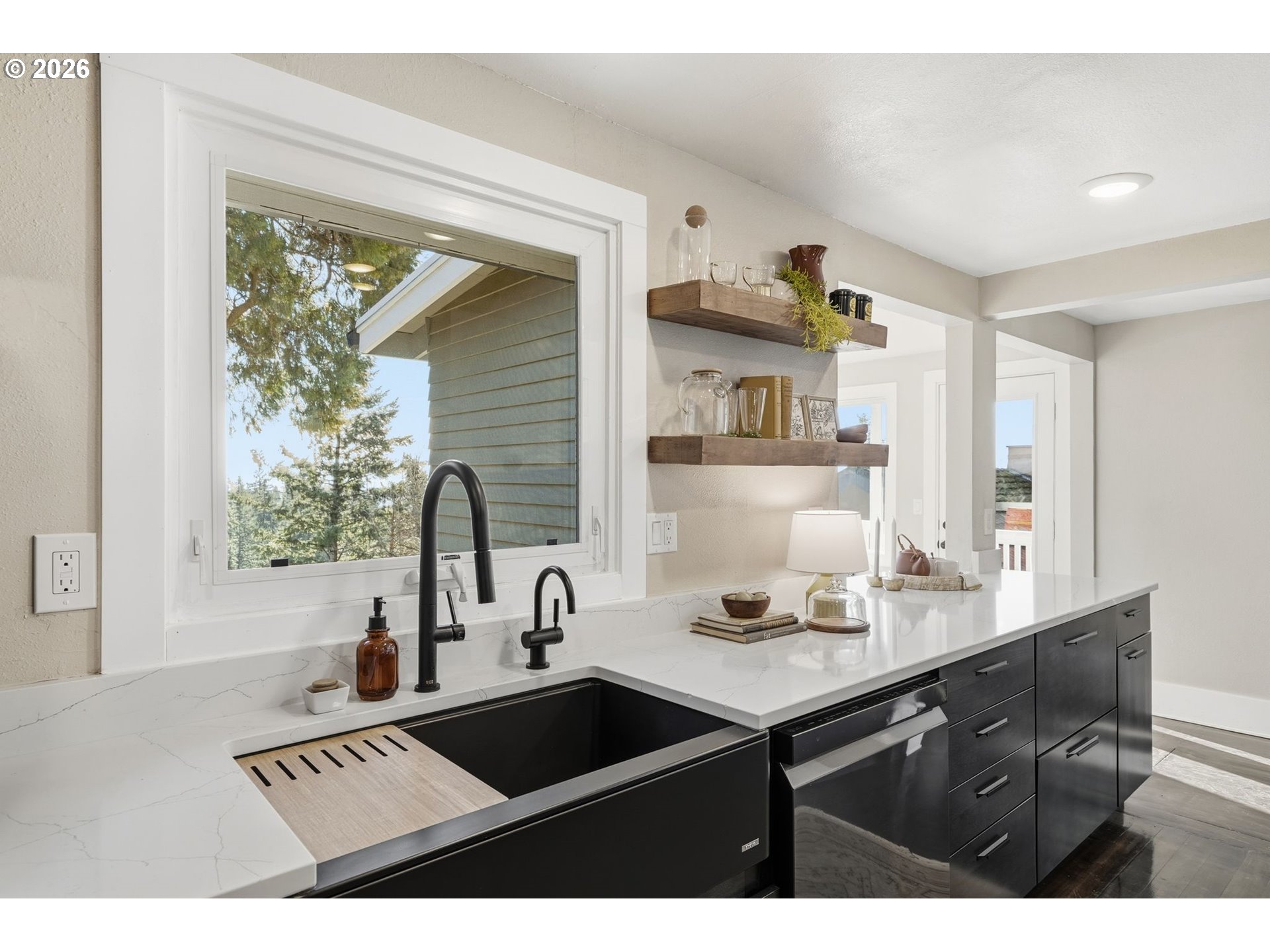 3708 Southwest Patton Road Portland, OR 97221 - Photo 17 of 25 Gallery Image 17