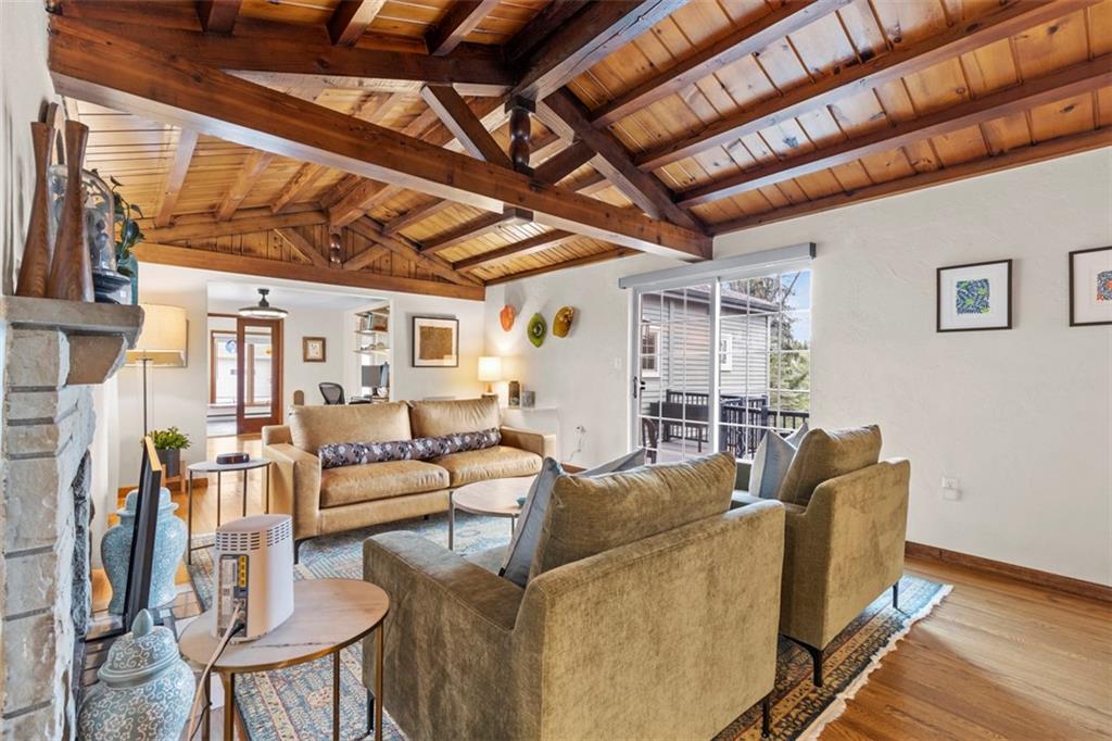 85 Lambeth Drive Pittsburgh, PA 15241 - Photo 23 of 47 a living room with furniture and a wooden floor