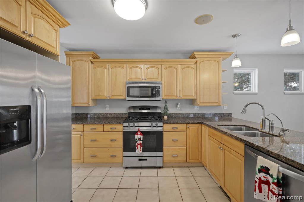 16359 Linden Road Linden, MI 48451 - Photo 8 of 46