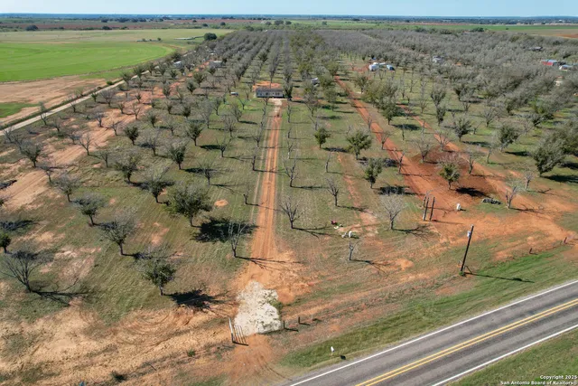 $385,000 | 1009 Farm To Market Road 1784, Pleasanton, TX 78064