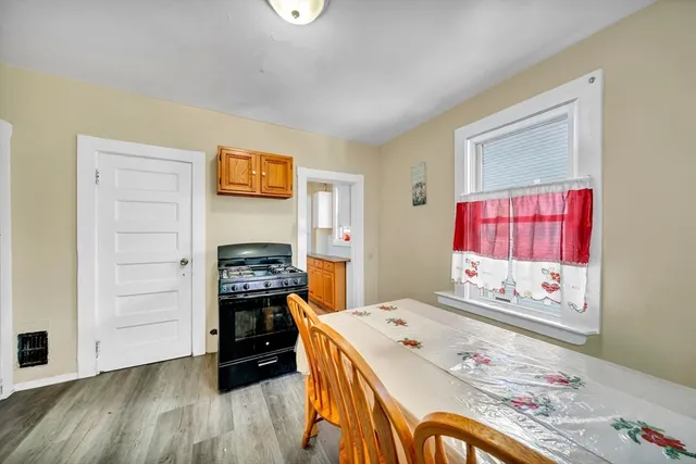 a view of a livingroom with furniture and furniture