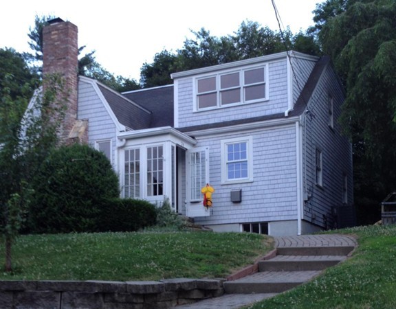 24 Governor Andrew Road Hingham, MA 02043 - Photo 1 of 22 Gallery Image 1