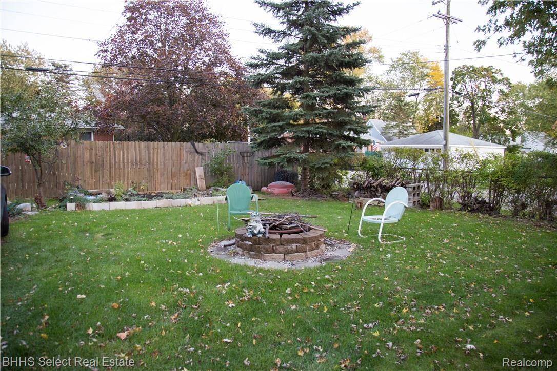 18850 Inkster Road Redford, MI 48240 - Photo 4 of 32 IMG_8094.jpg