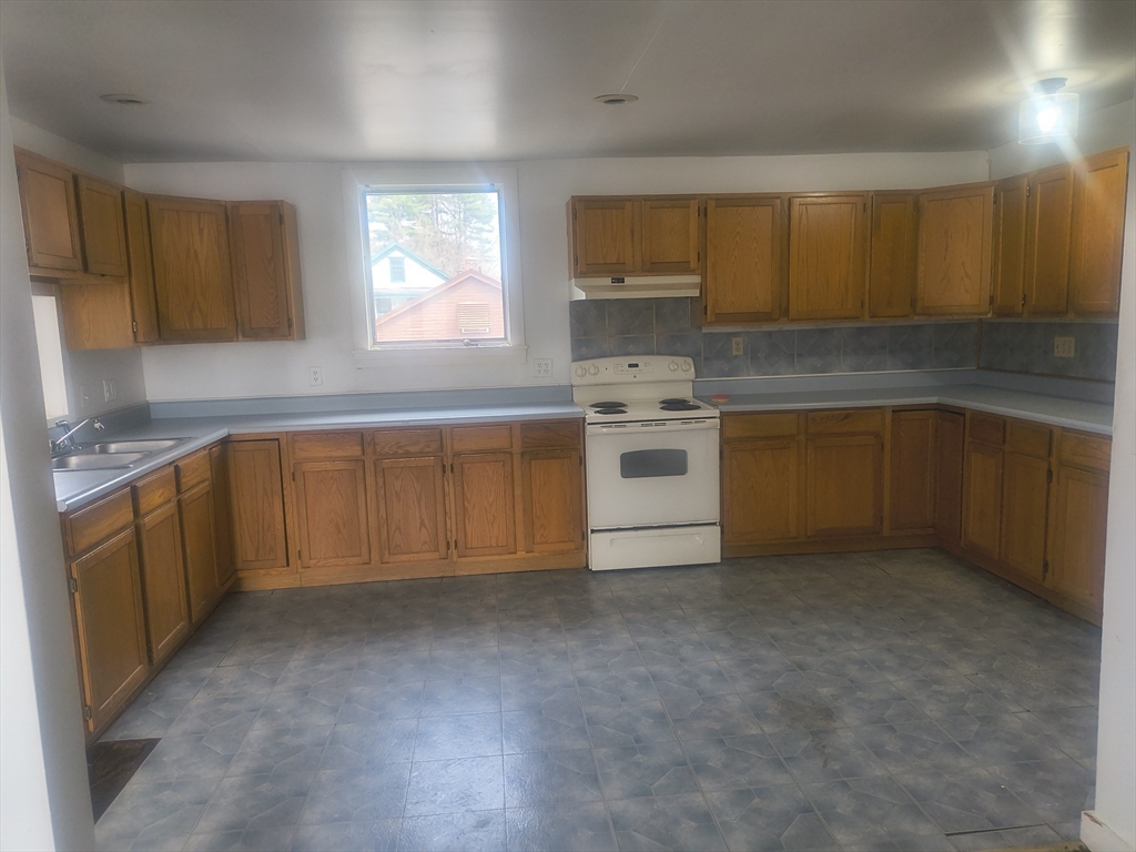 6 Maple Street Chester, MA 01011 - Photo 5 of 28