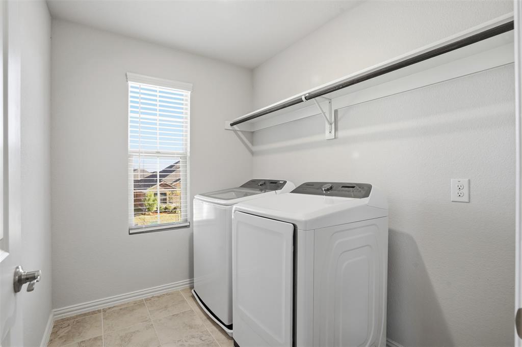 1620 Berry Rdg Trail Aubrey, TX 76227 - Photo 18 of 37