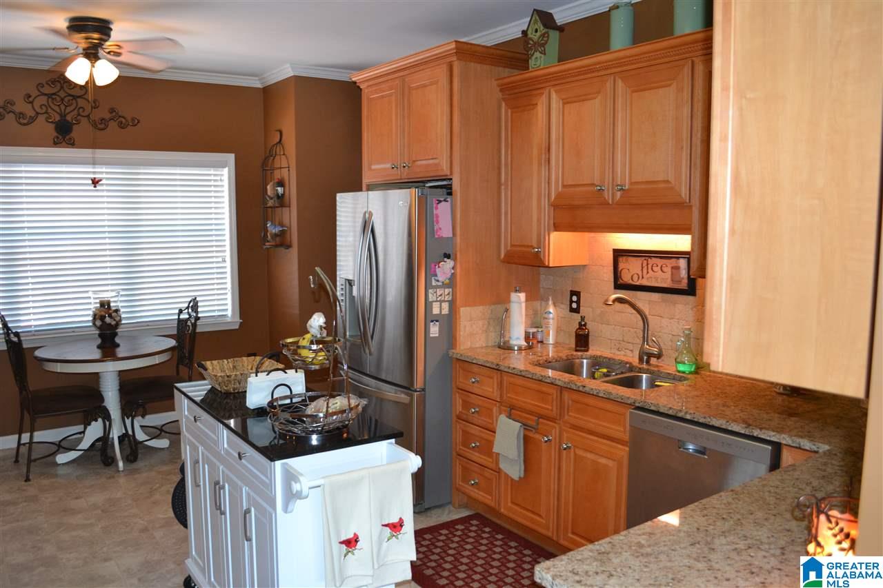 697 Wynlake Cove Alabaster, AL 35007 - Photo 9 of 29