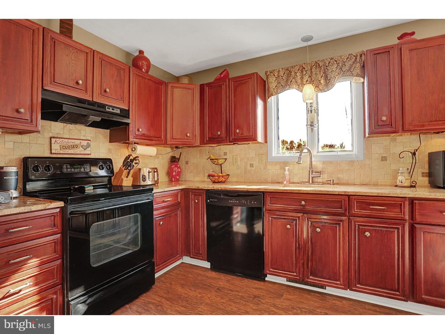 94 Starr Road Reading, PA 19608 - Photo 8 of 25
