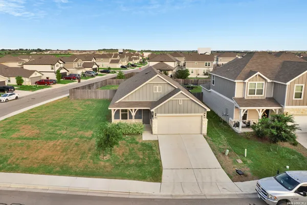 $1,895 | 3144 Prairie Smoke, New Braunfels, TX 78130