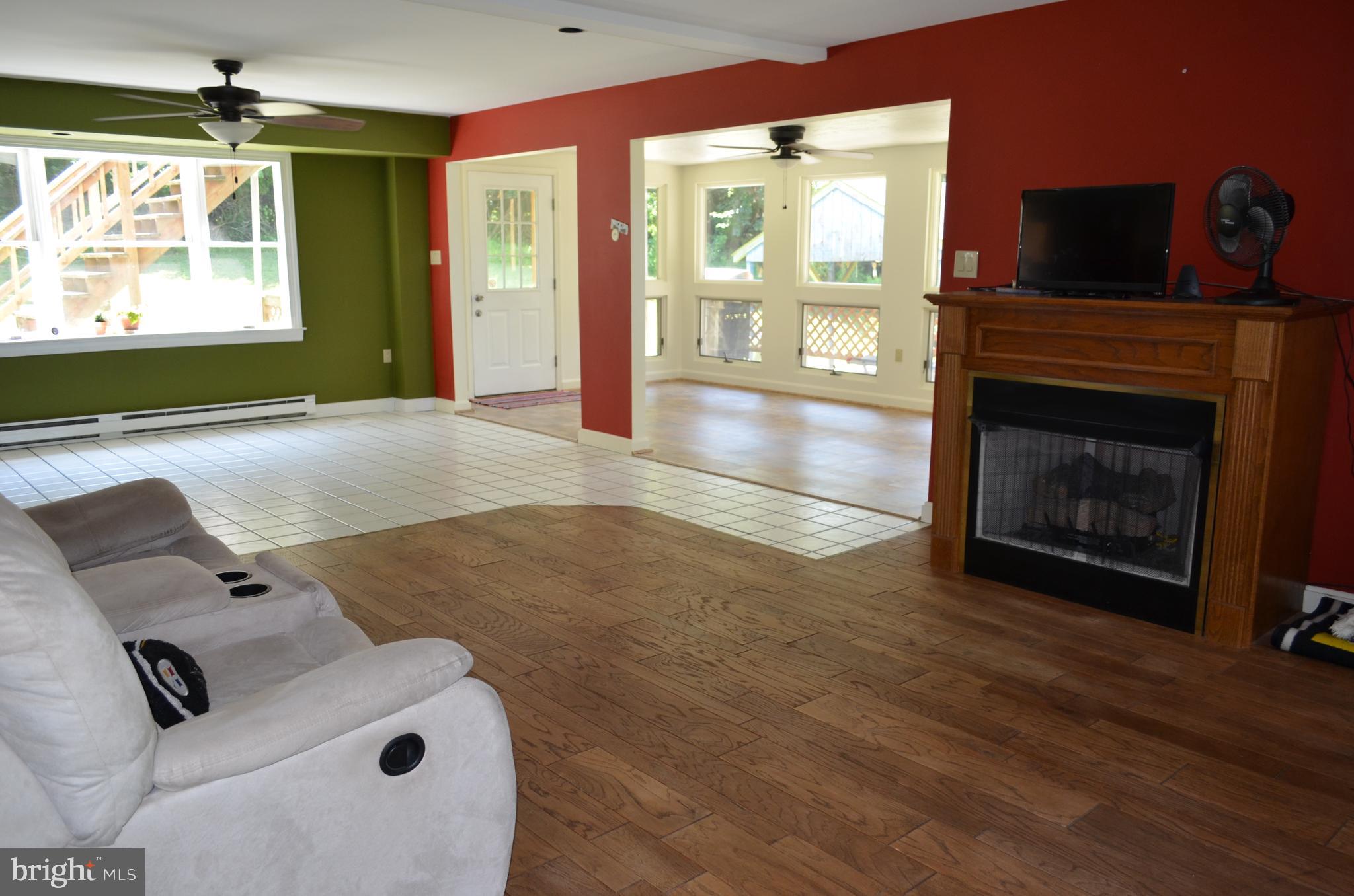 435 Big Spring Road New Cumberland, PA 17070 - Photo 11 of 79 Family room