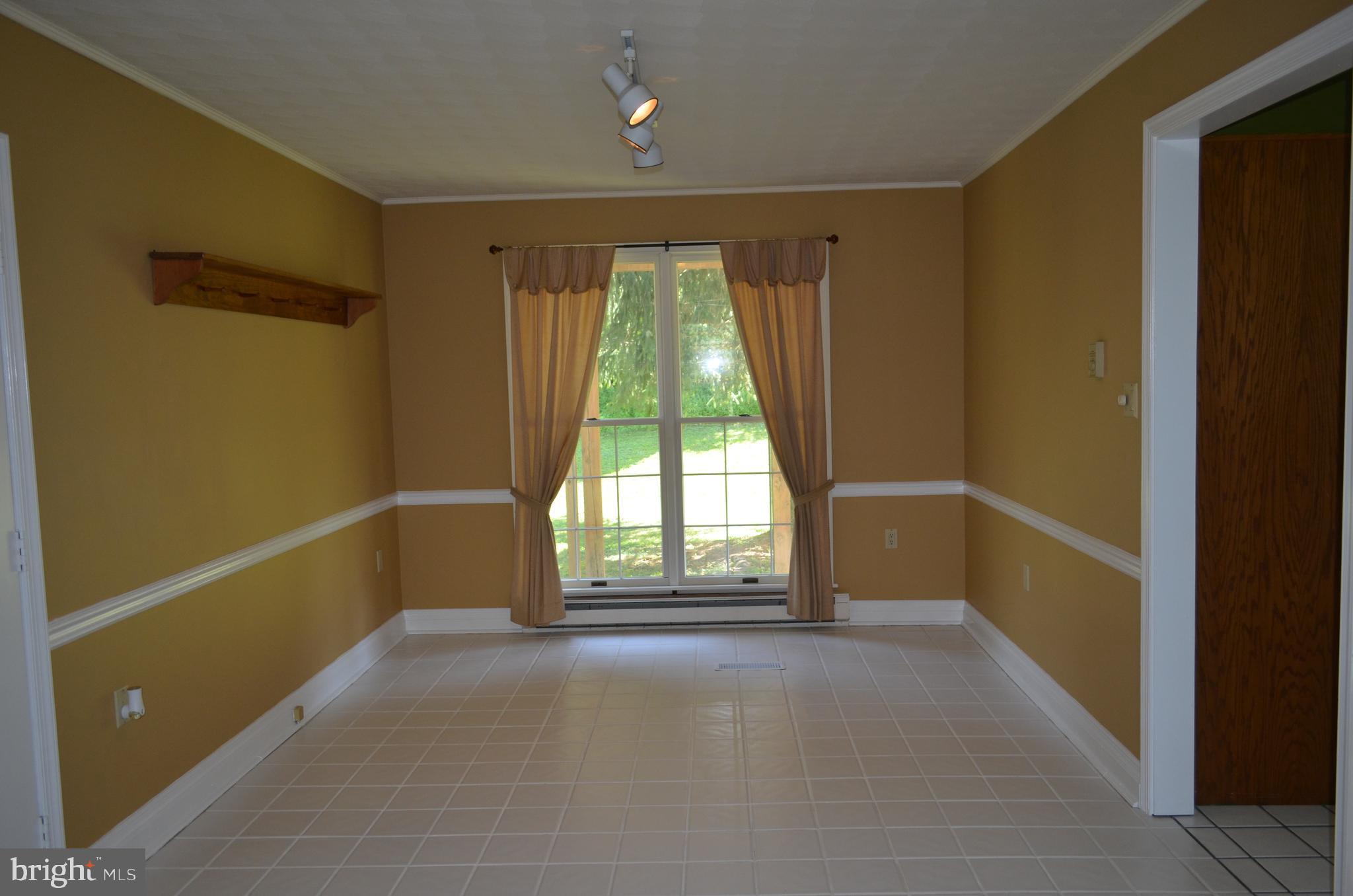 435 Big Spring Road New Cumberland, PA 17070 - Photo 16 of 79 Dining room