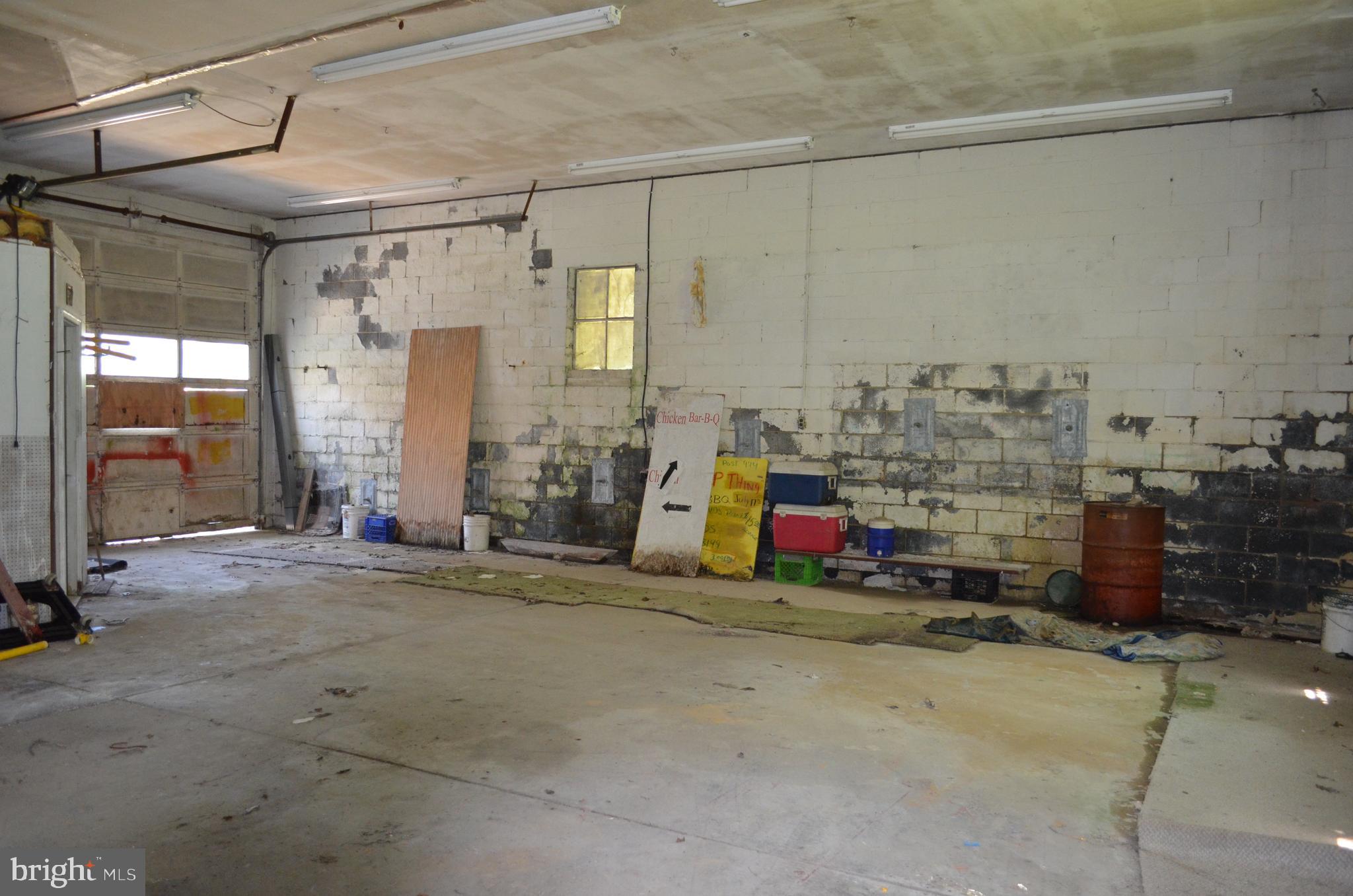 435 Big Spring Road New Cumberland, PA 17070 - Photo 79 of 79 Garage space
