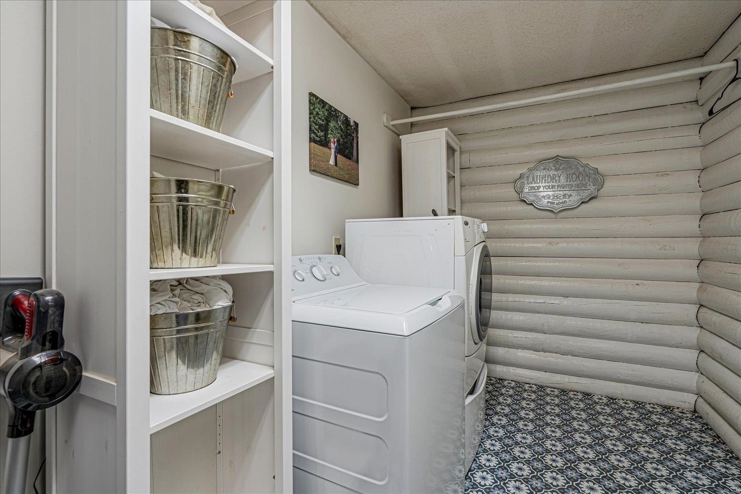 8379 Craven Road Bartlett, TN 38002 - Photo 14 of 40 a bathroom with a sink and a mirror
