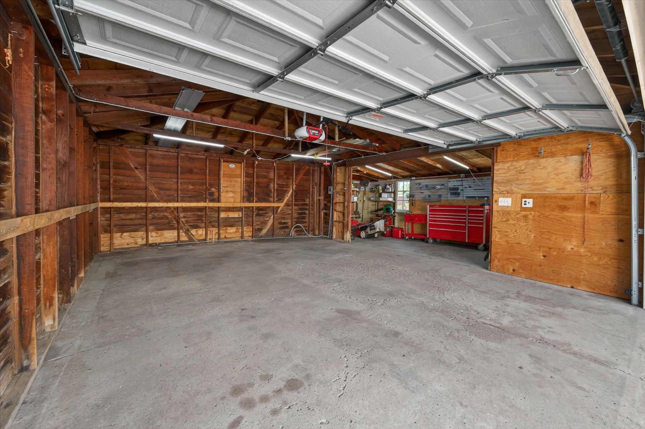 900 Pomona Road Ann Arbor, MI 48103 - Photo 37 of 60 37-900-Pomona-Rd-WindowStill