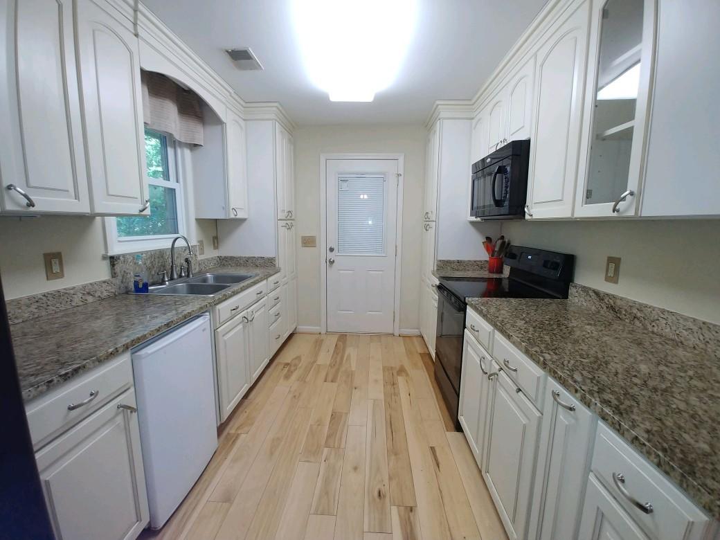 313 Oxford Road Ladson, SC 29456 - Photo 8 of 29 20180926_093247