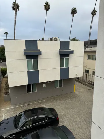 $4,000 | 621 1/2 Normandie Avenue, Los Angeles, CA 90004