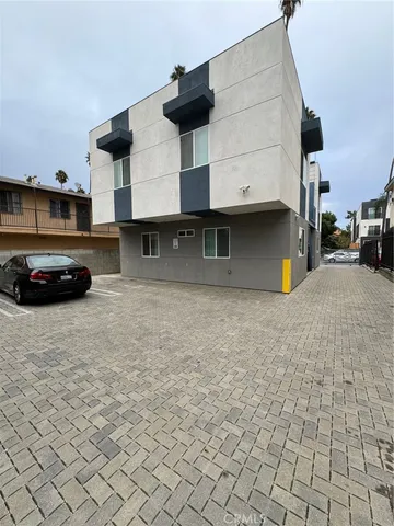 $4,000 | 621 1/2 Normandie Avenue, Los Angeles, CA 90004