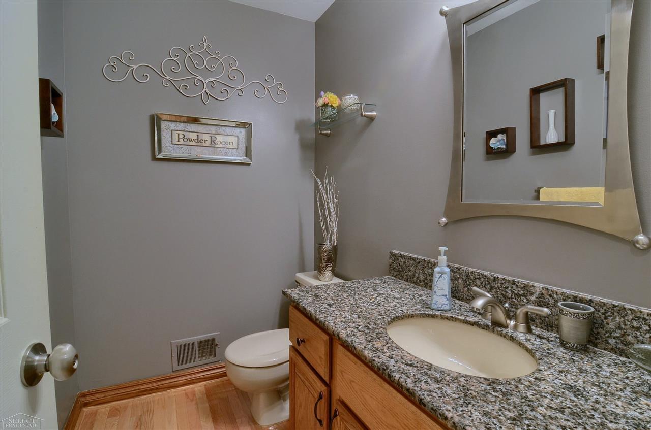 1203 Bembridge Drive Rochester, MI 48307 - Photo 29 of 37 31347770-28.JPG