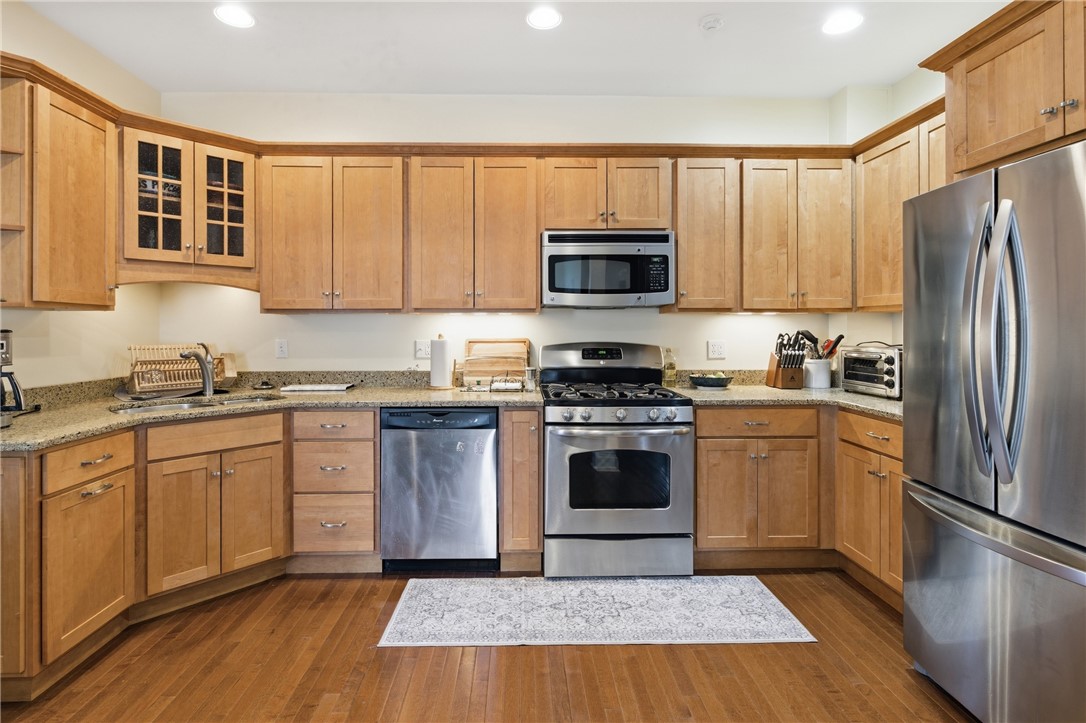 12 Catherine Street, Unit 2 Newport, RI 02840 - Photo 6 of 38