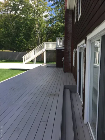$1,699,000 | 2 South Valley Road, Hampton Bays, NY 11946