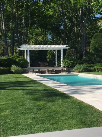 $1,699,000 | 2 South Valley Road, Hampton Bays, NY 11946