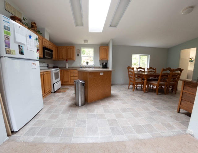 101 Fan Lake Road West Elk, WA 99009 - Photo 2 of 9