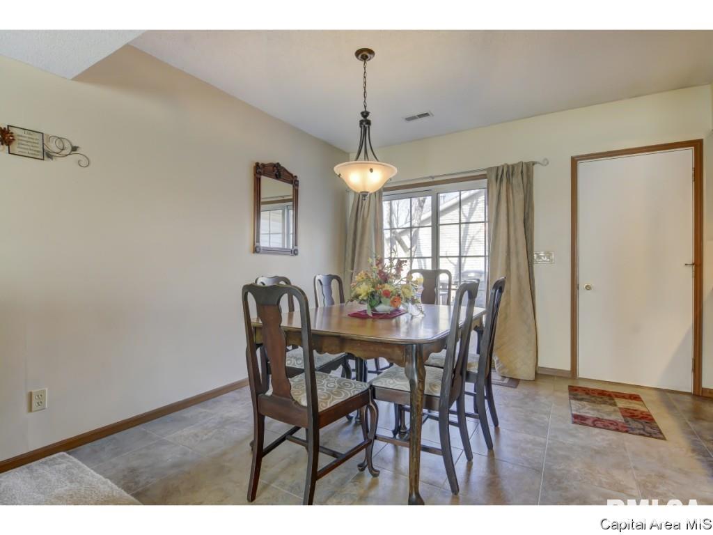 47 Shelly Drive Springfield, IL 62702 - Photo 14 of 32