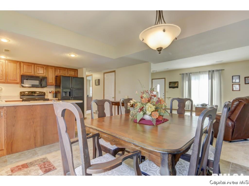 47 Shelly Drive Springfield, IL 62702 - Photo 15 of 32