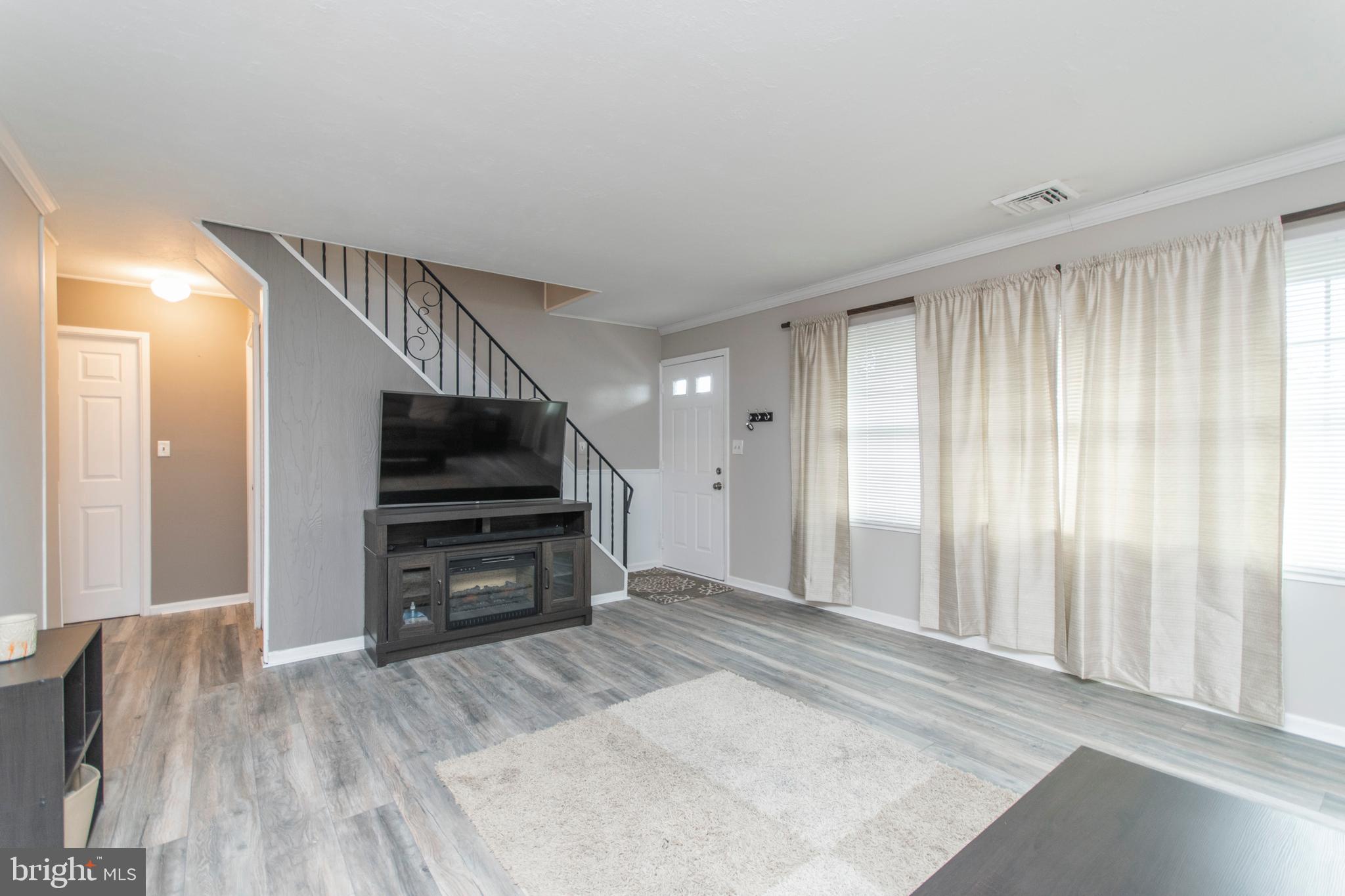38 Crown Road Levittown, PA 19057 - Photo 4 of 22