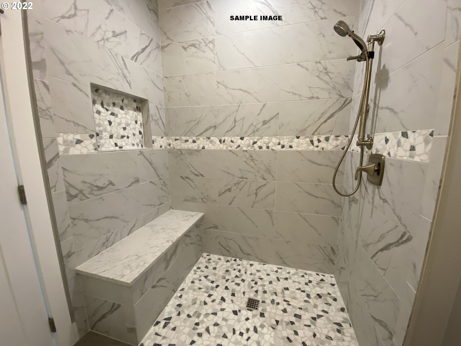 1800 Dunbar Way Florence, OR 97439 - Photo 23 of 32 a bathroom with a shower