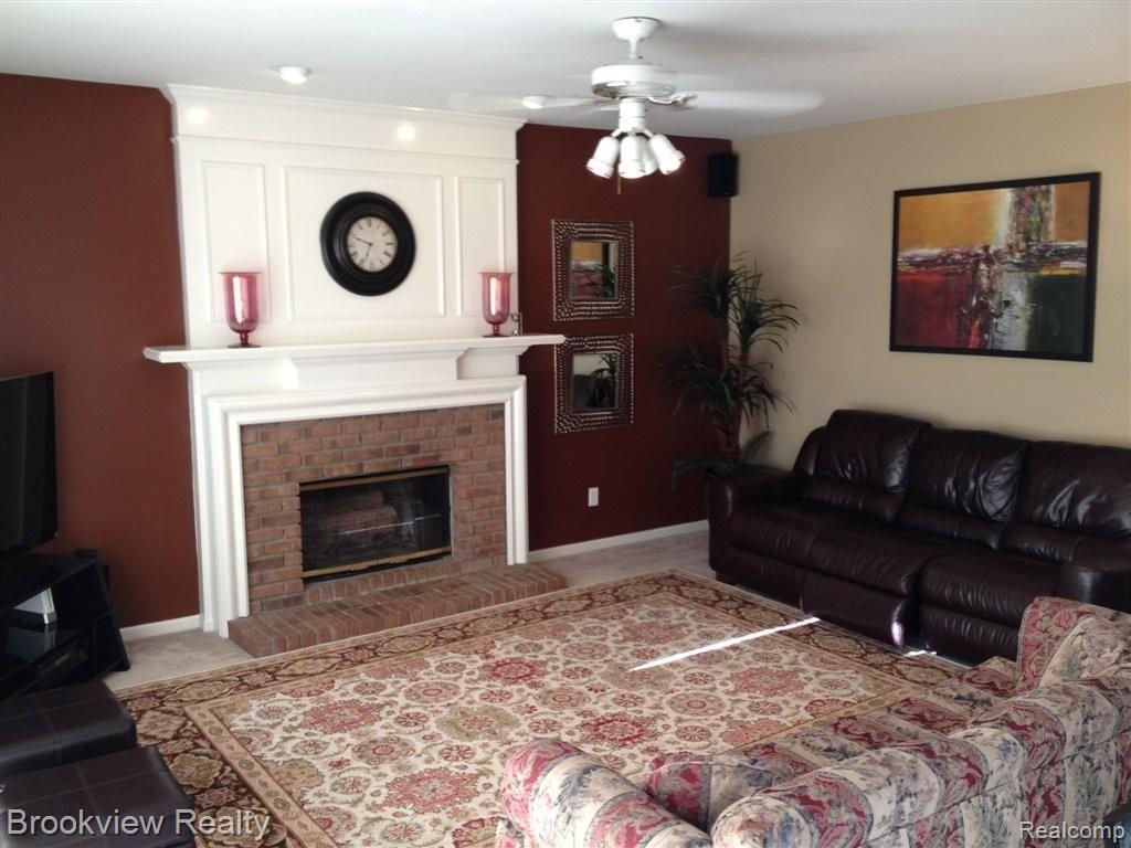1300 Harvard Drive Rochester, MI 48307 - Photo 7 of 26 Family room