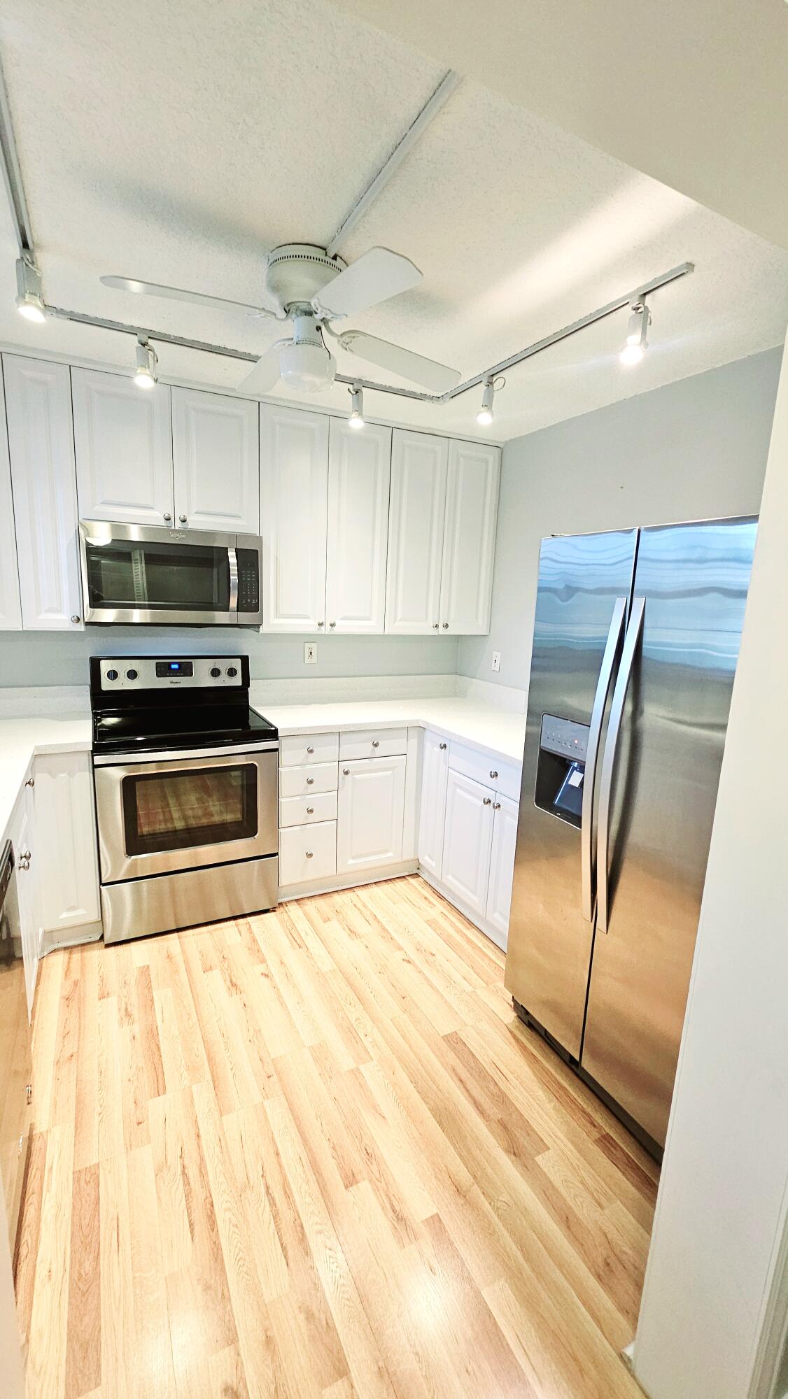 9440 Southwest 8th Street, Unit 306 Boca Raton, FL 33428 - Photo 3 of 23 Kitchen