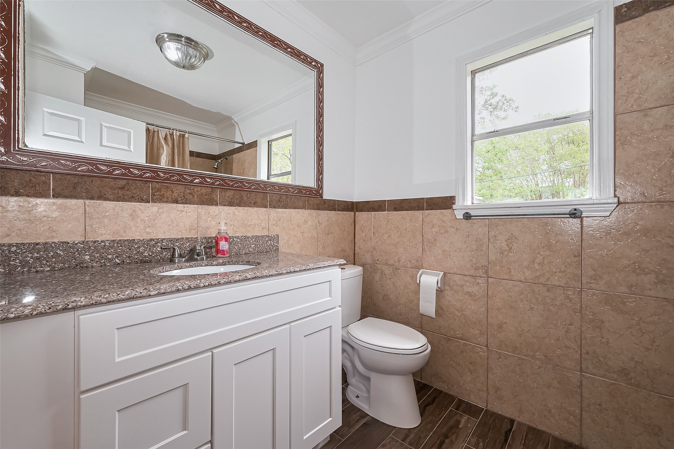 1425 Confederate Road Houston, TX 77055 - Photo 18 of 34