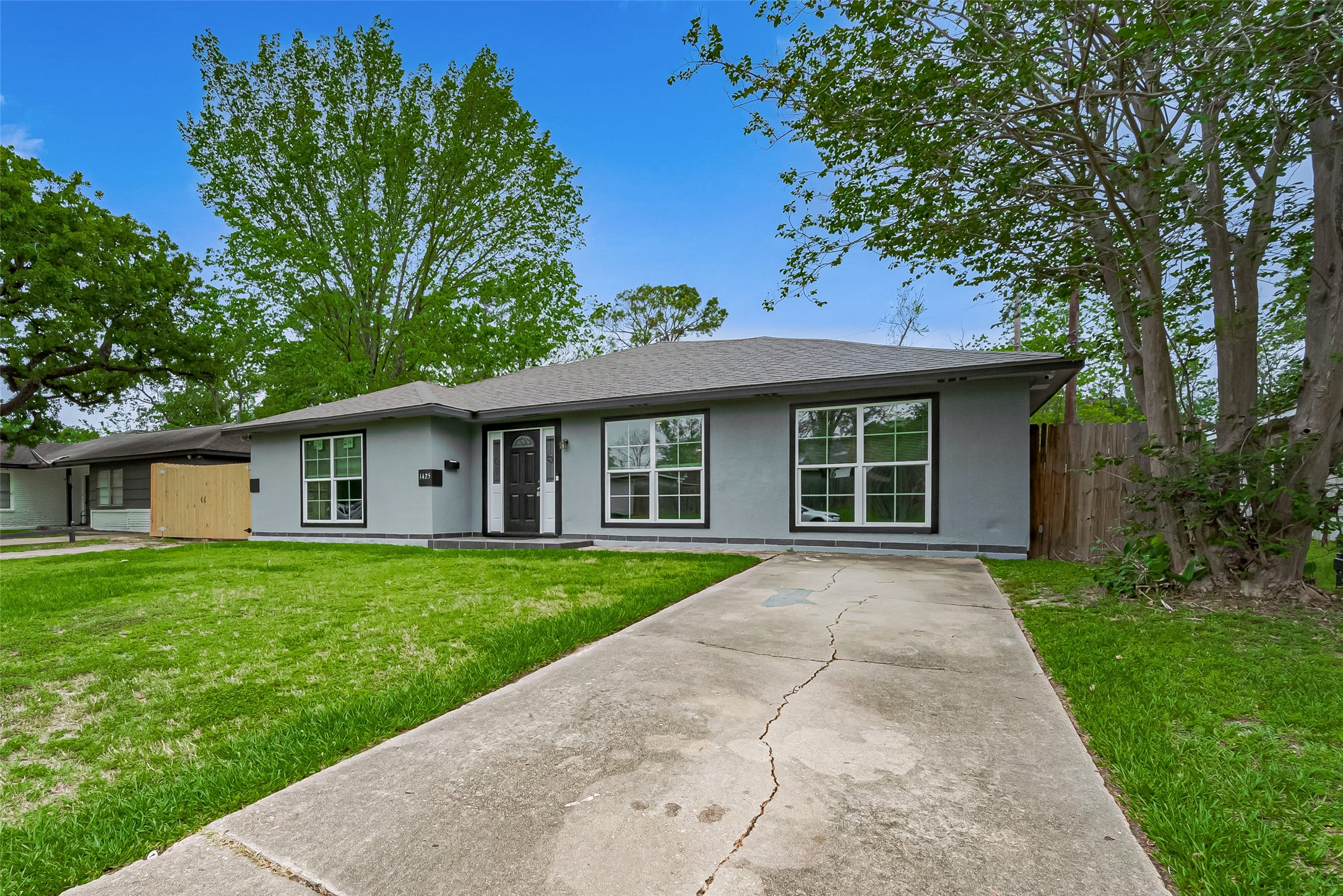 1425 Confederate Road Houston, TX 77055 - Photo 3 of 34