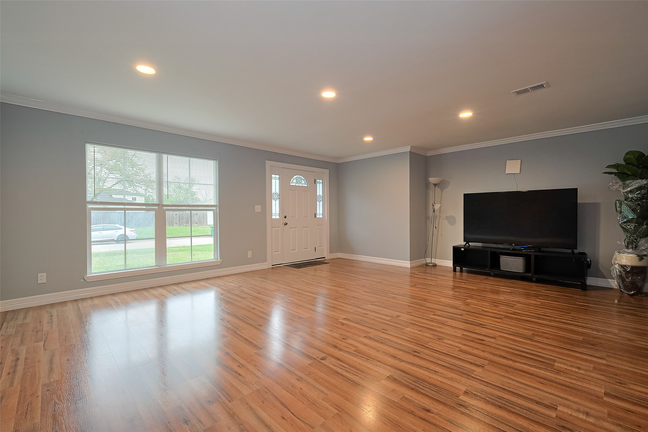 1425 Confederate Road Houston, TX 77055 - Photo 7 of 34