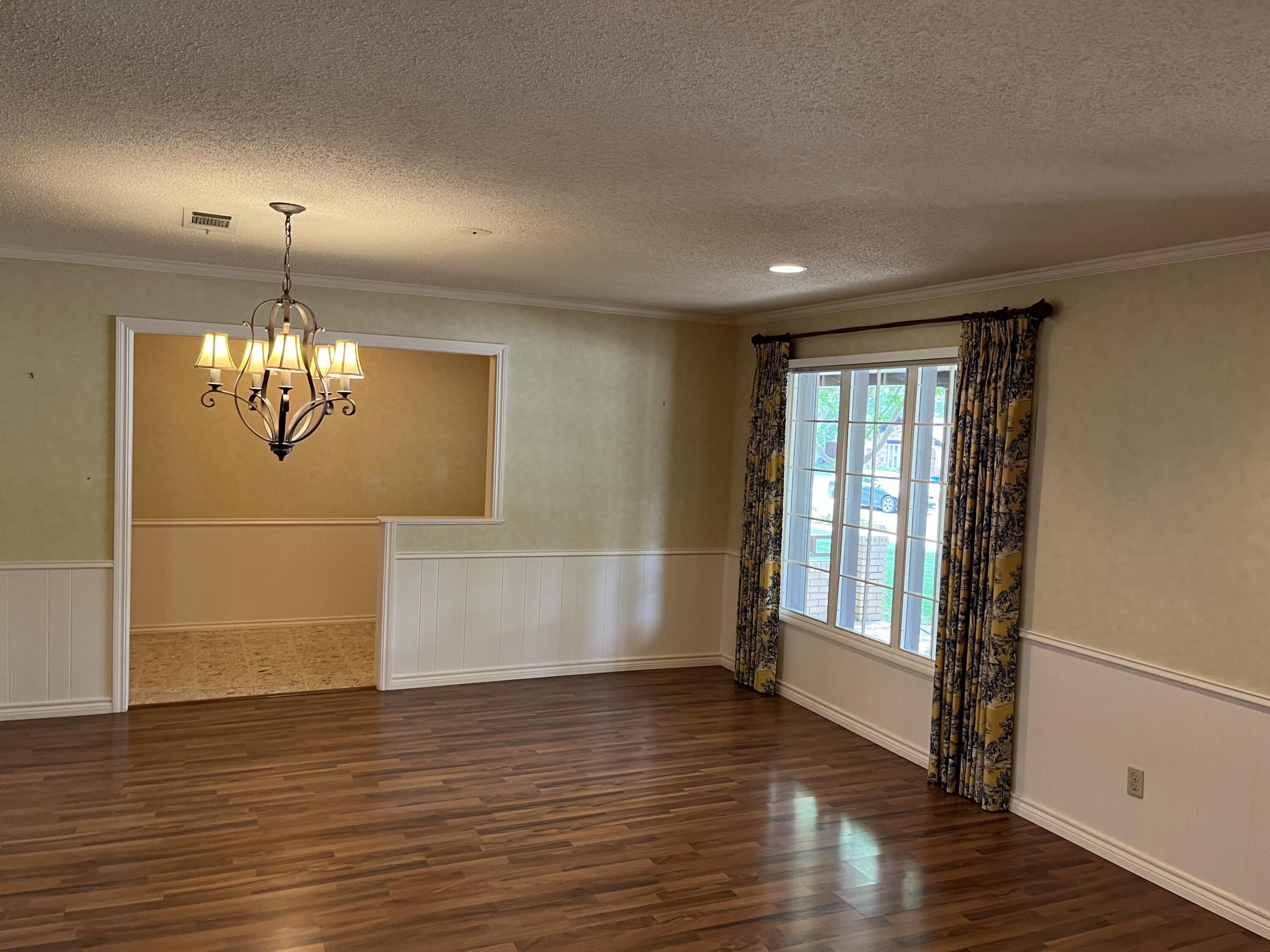3702 69th Street Lubbock, TX 79413 - Photo 5 of 32 IMG_8653