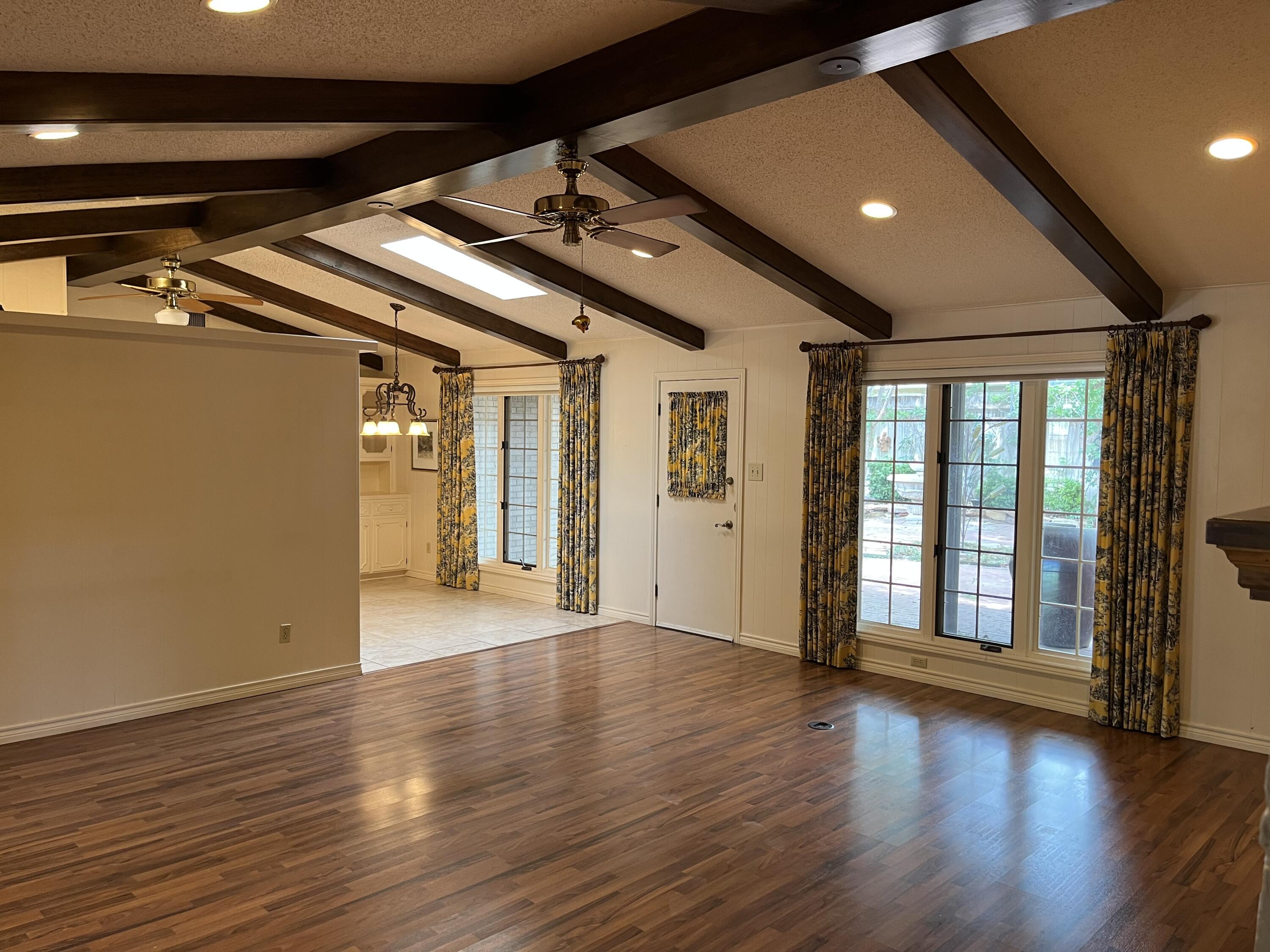 3702 69th Street Lubbock, TX 79413 - Photo 6 of 32 IMG_8650