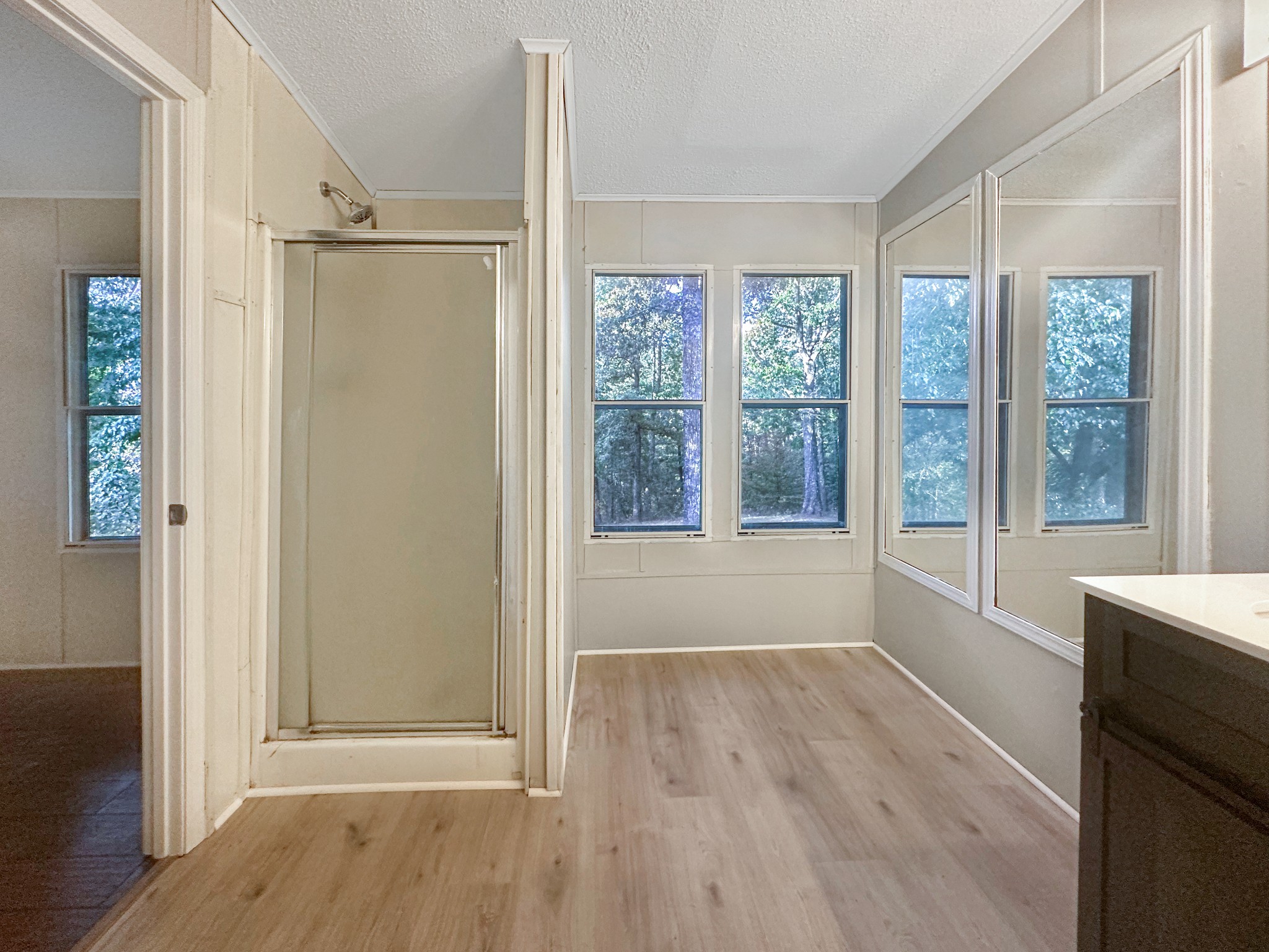 110 Botany Lane Dover, TN 37058 - Photo 25 of 29 Stand up shower and extra floor space in the master bathroom.