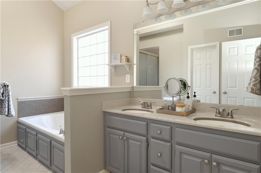 964 Wellington Way Liberty, MO 64068 - Photo 19 of 44