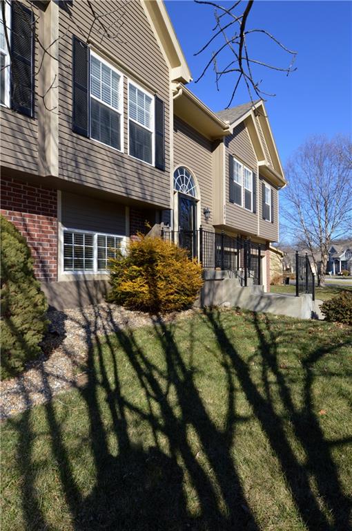 964 Wellington Way Liberty, MO 64068 - Photo 2 of 44