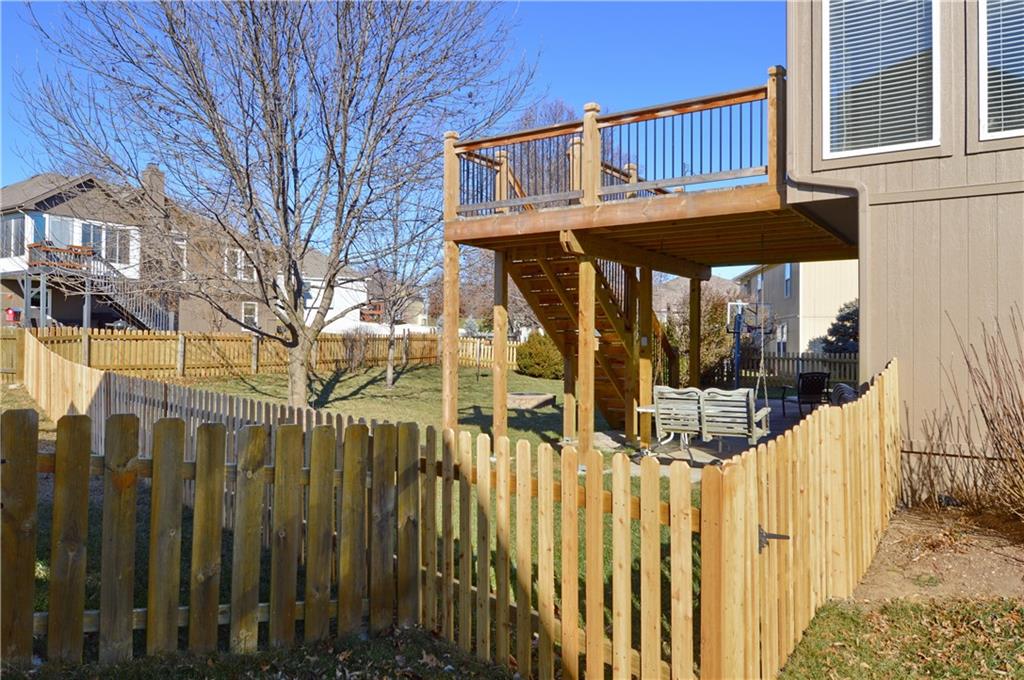 964 Wellington Way Liberty, MO 64068 - Photo 33 of 44