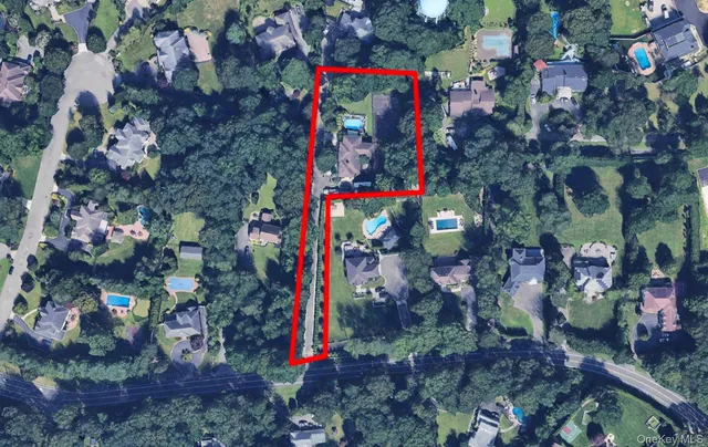 $2,150,000 | 369 Vanderbilt Parkway, Dix Hills, NY 11746