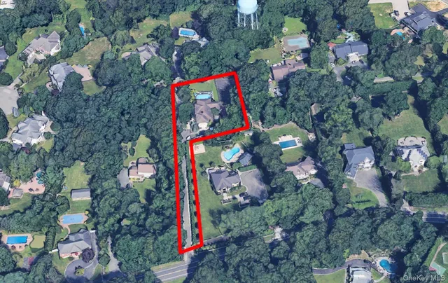 $2,150,000 | 369 Vanderbilt Parkway, Dix Hills, NY 11746