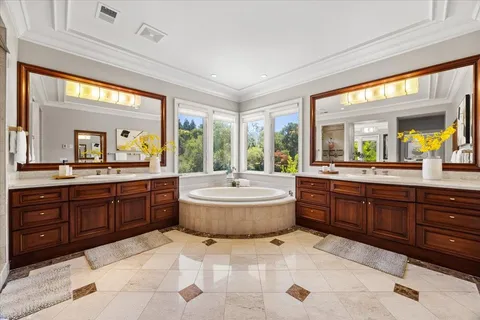 $10,949,888 | 20040 Spaich Court, Saratoga, CA 95070