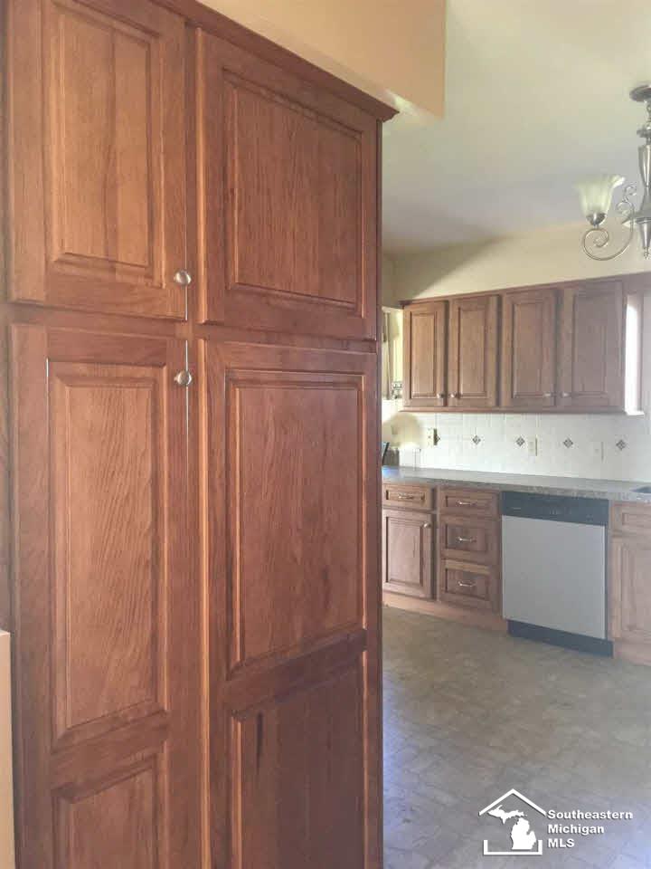 3924 Scofield Carleton Road Carleton, MI 48117 - Photo 11 of 23