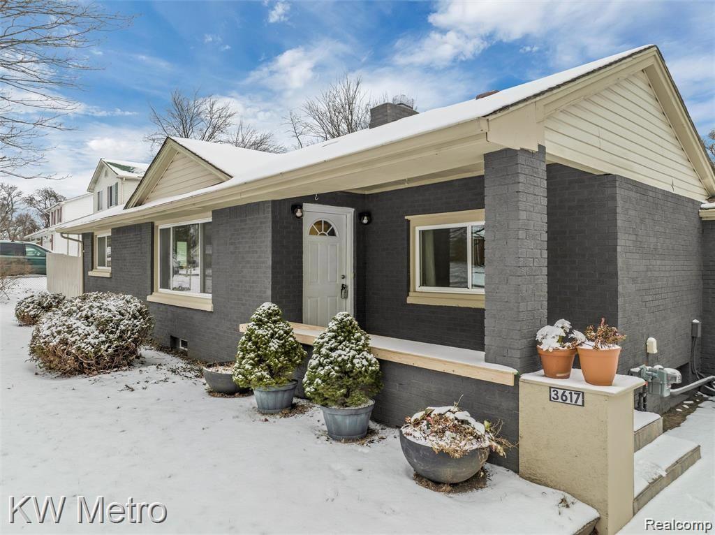3617 Harrison Avenue Rochester Hills, MI 48307 - Photo 2 of 44