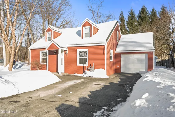 $265,000 | 2 Hillside Drive, North Greenbush, NY 12198