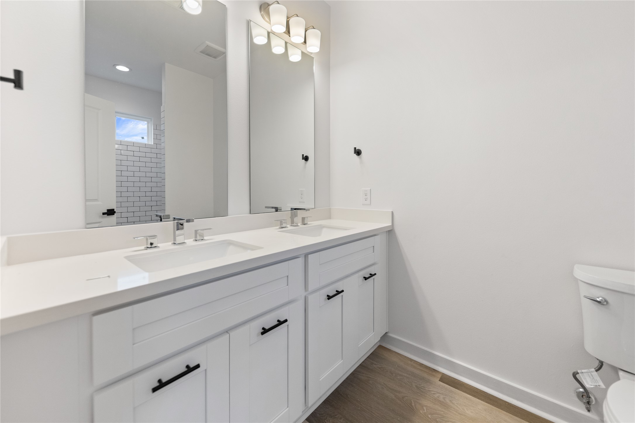 2702 Winbern Street, Unit B Houston, TX 77004 - Photo 10 of 12 Primary Bathroom double vanity
