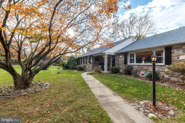 $675,000 | 326 Chestnut Lane, Ambler, PA 19002